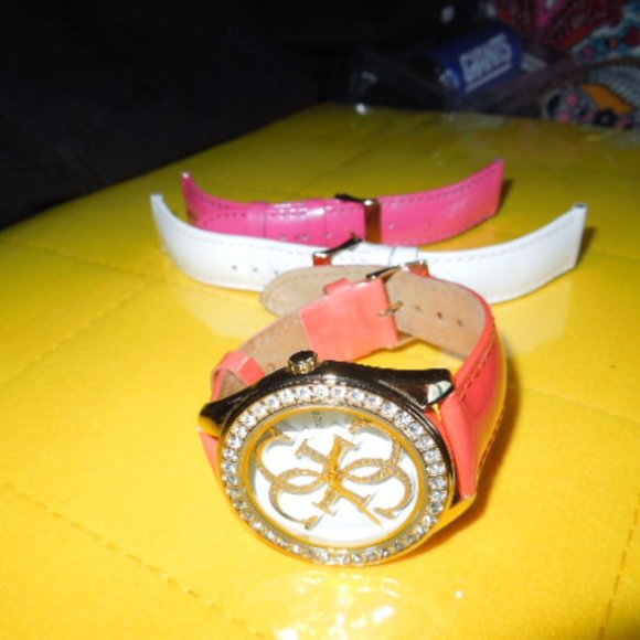 GUESS watch w/bling and 2 extra bands - Picture 4 of 4